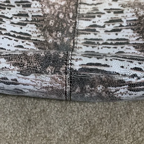 HOBO Gardner Hobo Bag - Picture 12 of 13